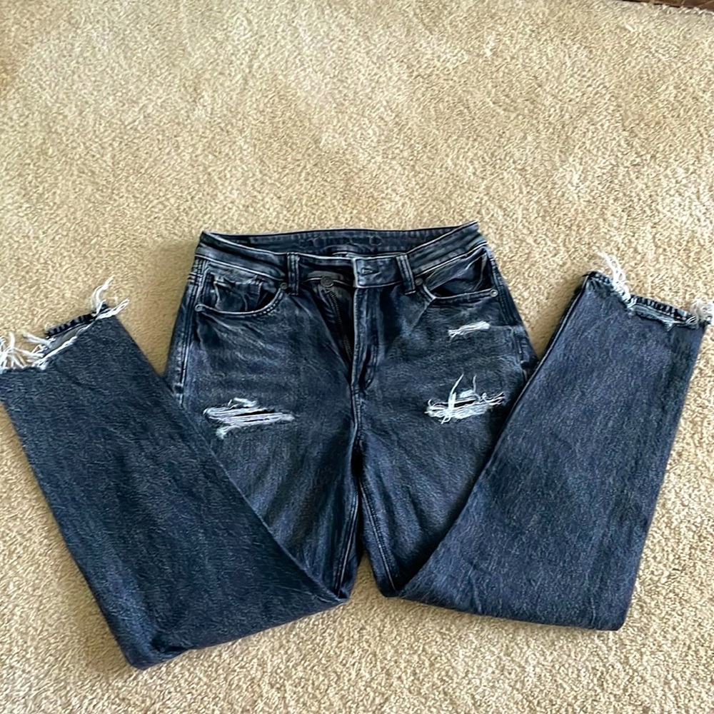 Black distressed jeans